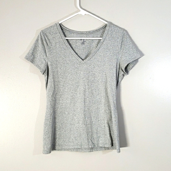 Gap gray v-neck tee, L - Picture 1 of 4